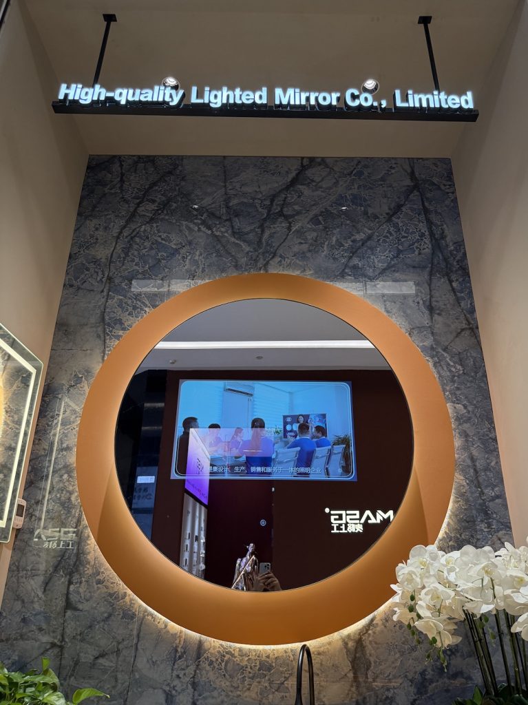 High quality lighted mirror factory